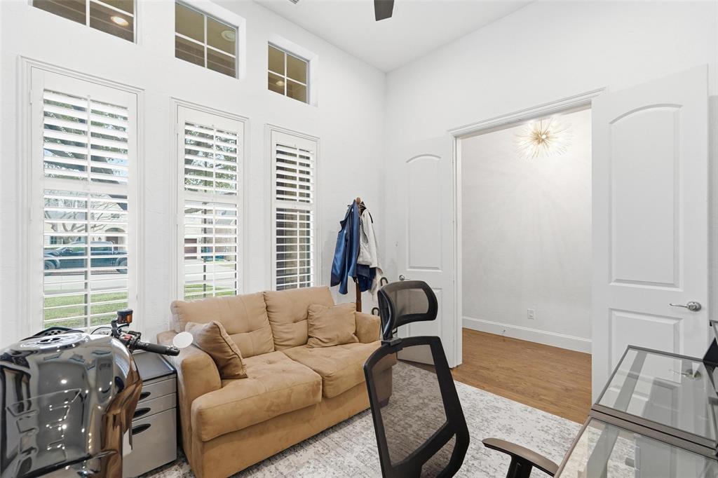 2252 Forest Hollow Park