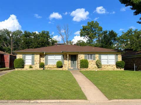 Photo of 120 S Wood Avenue, Denison, TX 75020 (MLS # 21356948)