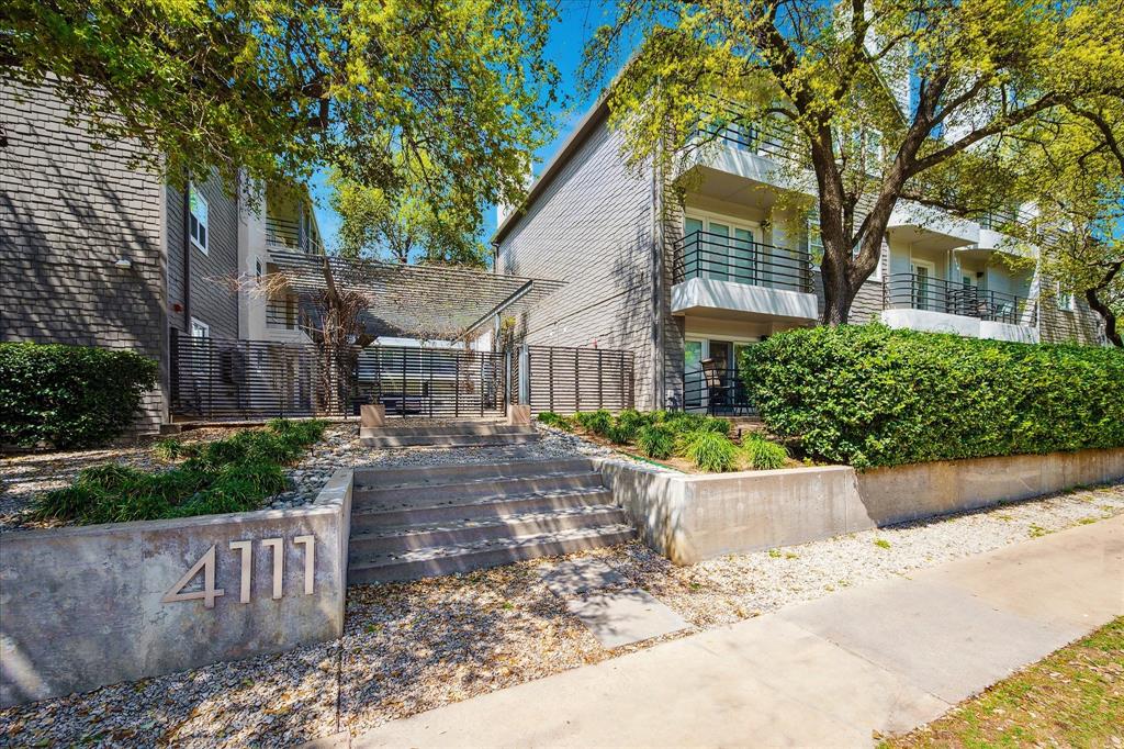 4111 Cole Avenue 32