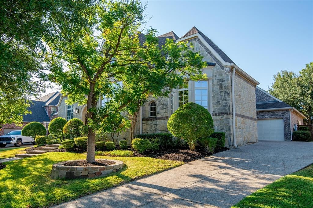 5009 Glenshire Drive