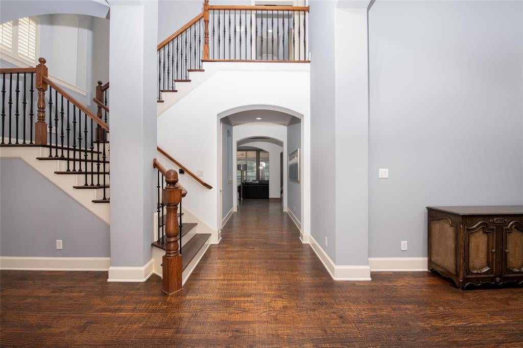 5009 Glenshire Drive