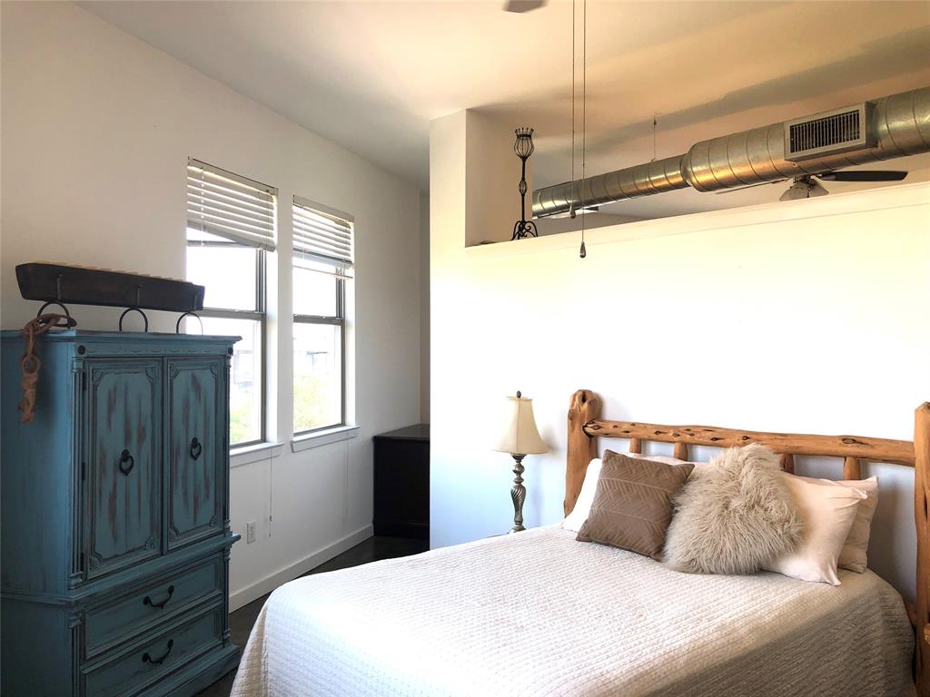 Texas & Pacific Lofts Condo - Residential