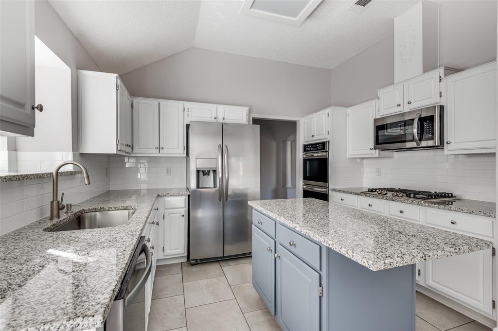 Estates At Creekwood III Ph 2 - Residential Lease