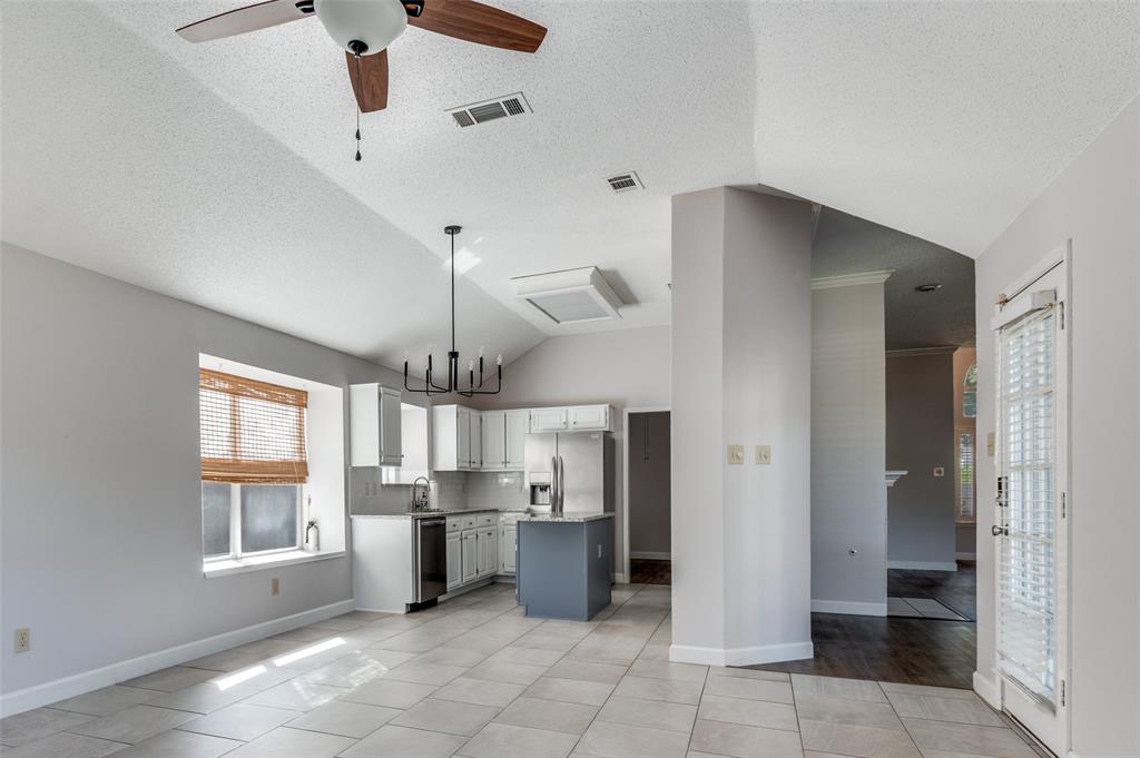 Estates At Creekwood III Ph 2 - Residential Lease