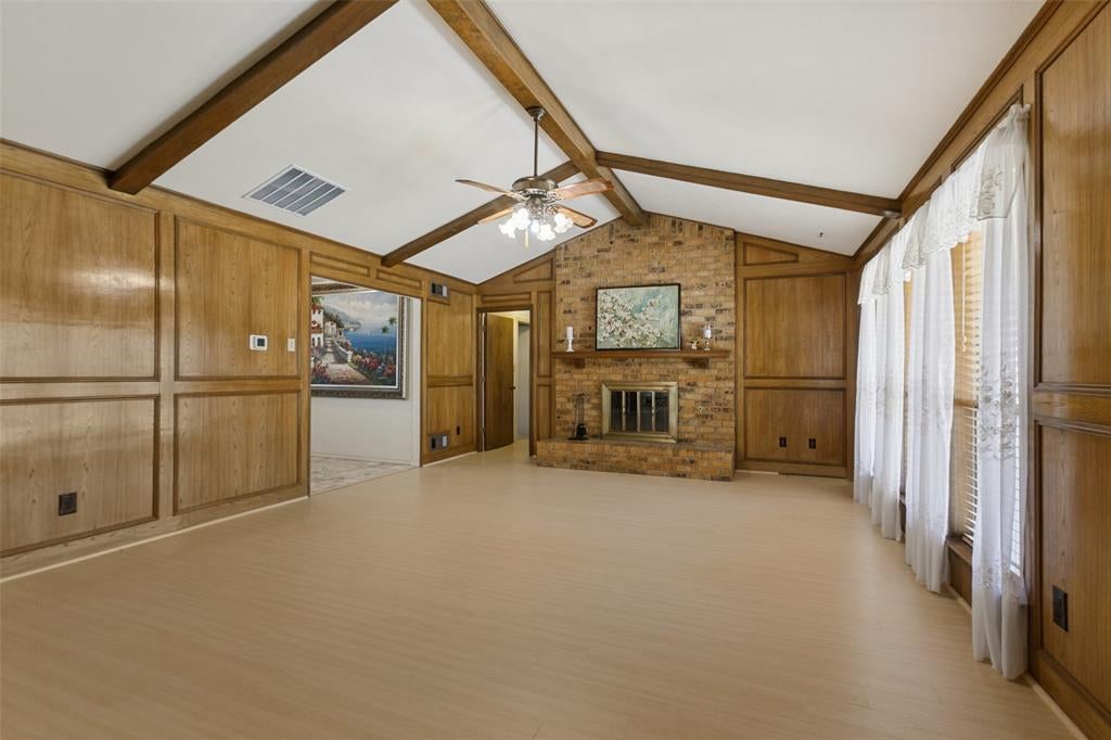 1700 Mayflower Drive