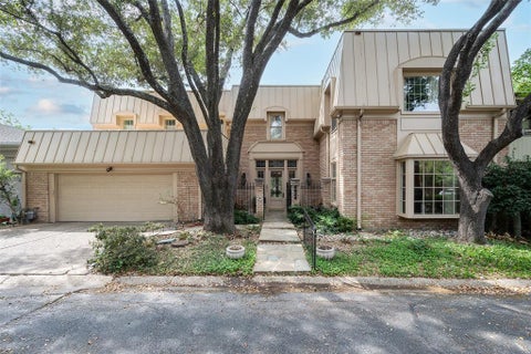Photo of 5826 Farquhar Lane, Dallas, TX 75209 (MLS # 21388142)