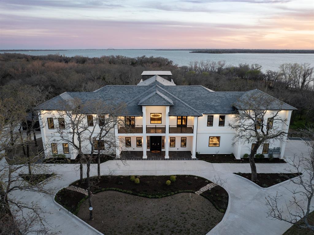 1230 Oak View Court