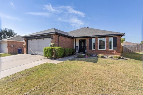 1033 McKavett Drive Burleson TX 76028