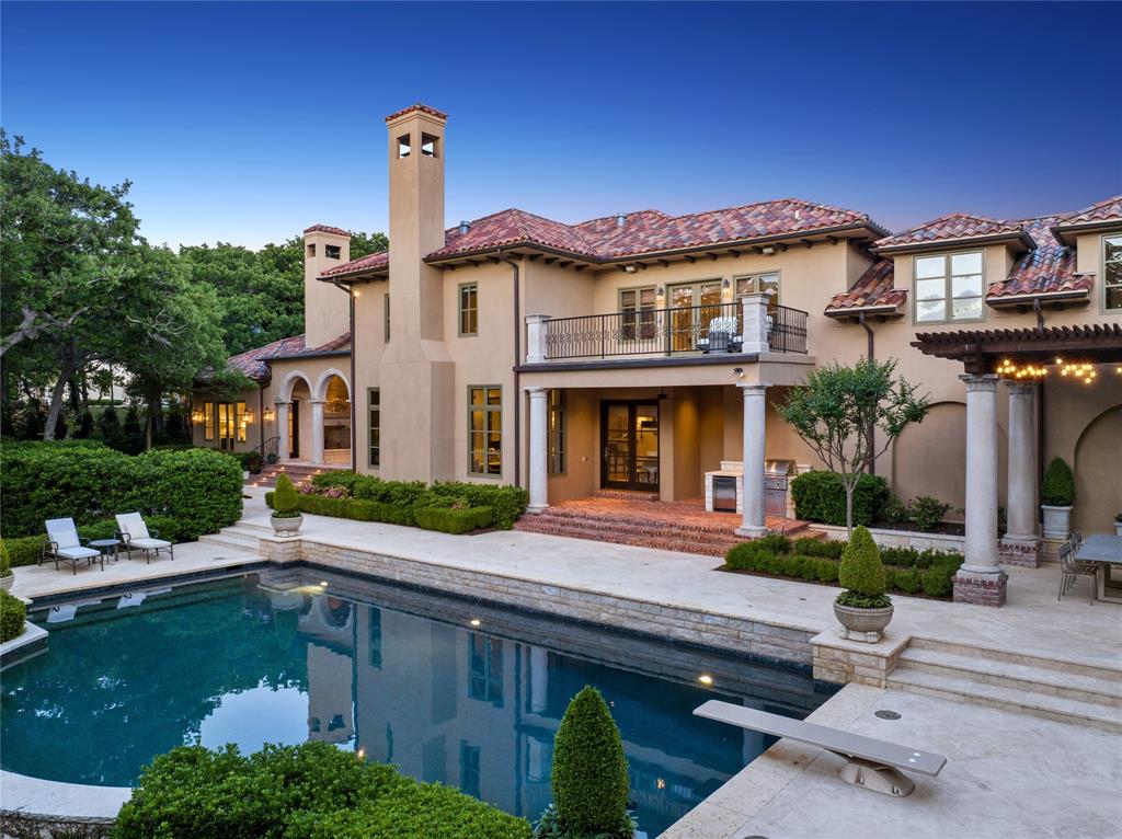 2101 Bayshore Drive