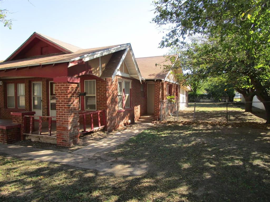 208 N Avenue E
