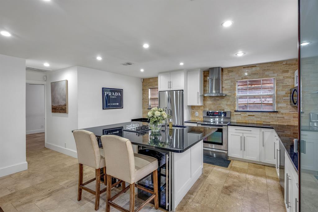 4321 Cabell Drive