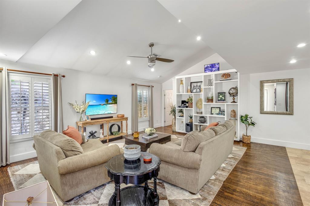4321 Cabell Drive