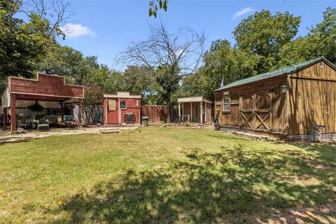 A home in Glen Rose