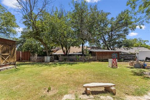 A home in Glen Rose