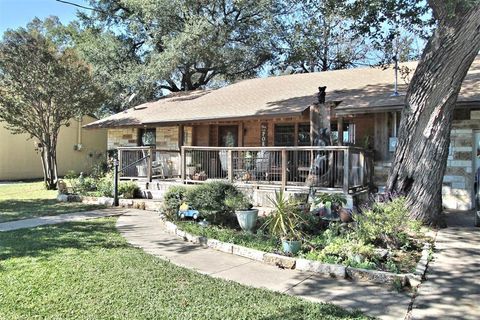 A home in Glen Rose