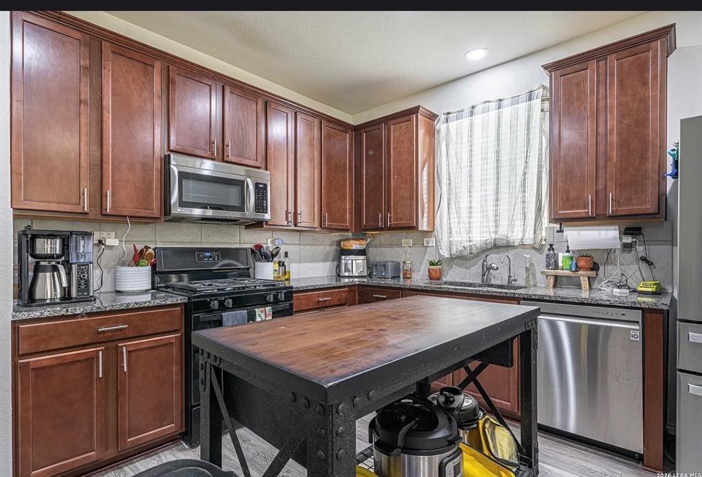 11906 Longfellow