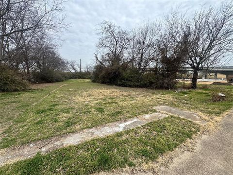 Photo of 825 Shaw Street, Dallas, TX 75212 (MLS # 21179543)