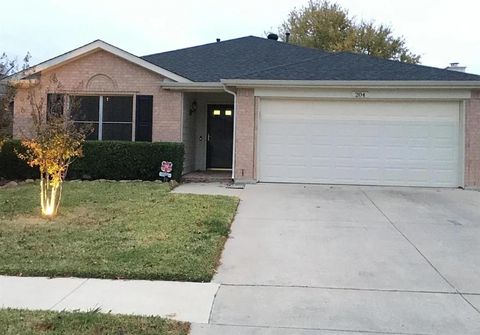 Photo of 204 Lochwood Drive, Wylie, TX 75098 (MLS # 21286204)