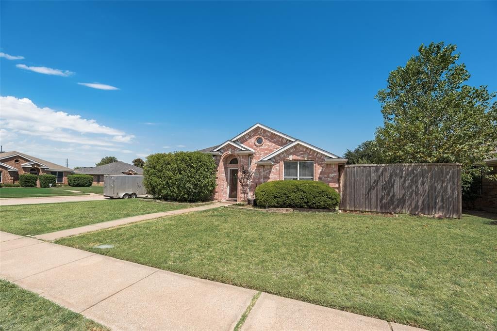8806 Oakwood Lane