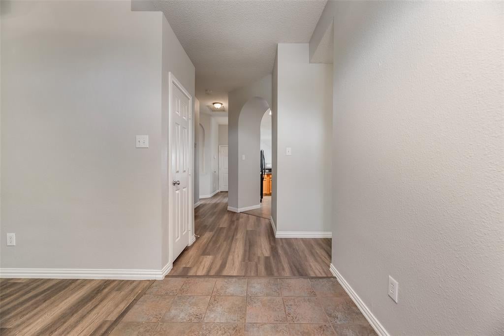 8806 Oakwood Lane