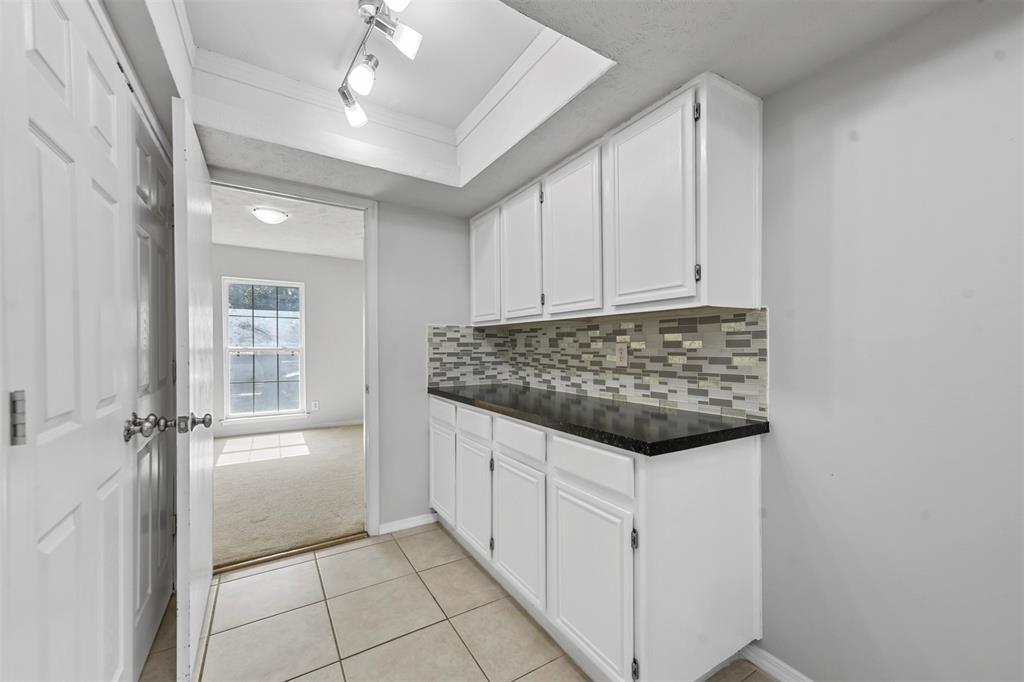 Carrollton, Texas 75007, United States, 4 Bedrooms Bedrooms, ,2 BathroomsBathrooms,Residential,Pending,78381