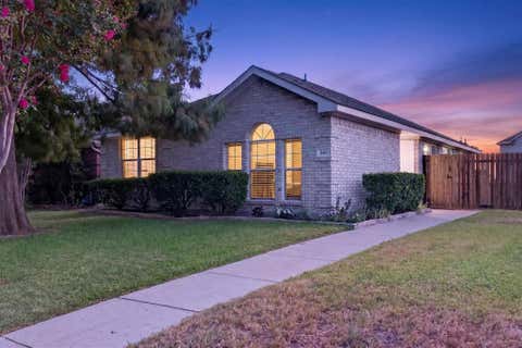Photo of 321 Pemberton Drive, Wylie, TX 75098 (MLS # 21359399)