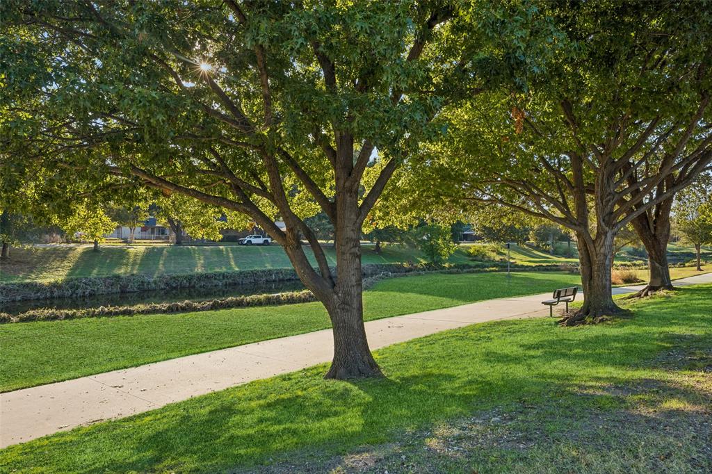 2015 Scarlet Oak Drive