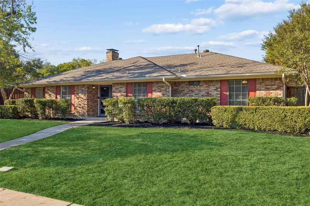 2015 Scarlet Oak Drive