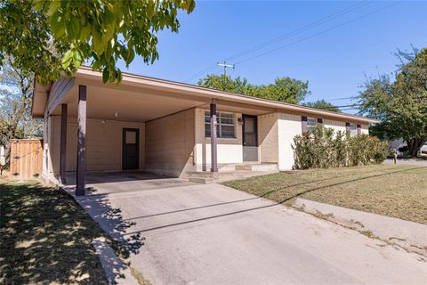 Photo of 200 Hale Avenue, Decatur, TX 76234 (MLS # 21092760)