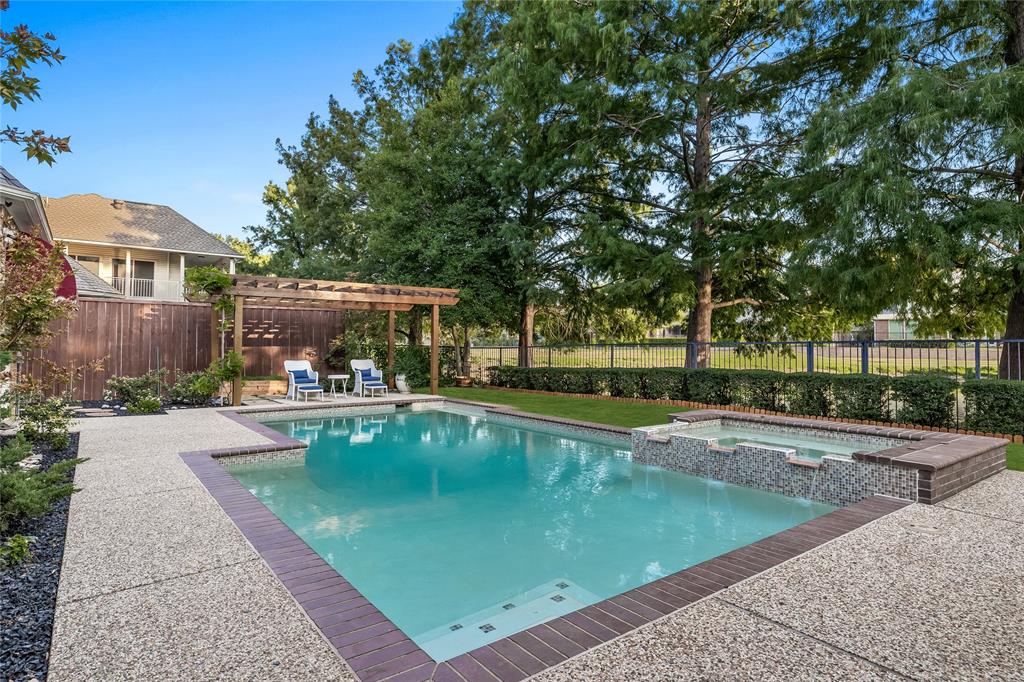 Kingsborough In Old Shepard Place - Residential