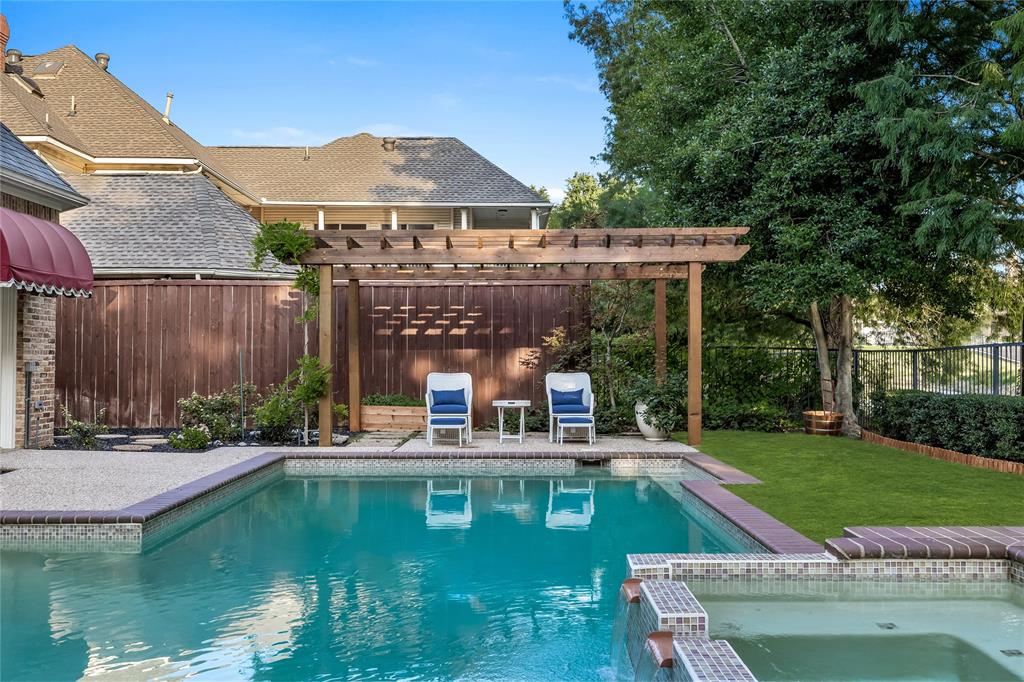 Kingsborough In Old Shepard Place - Residential