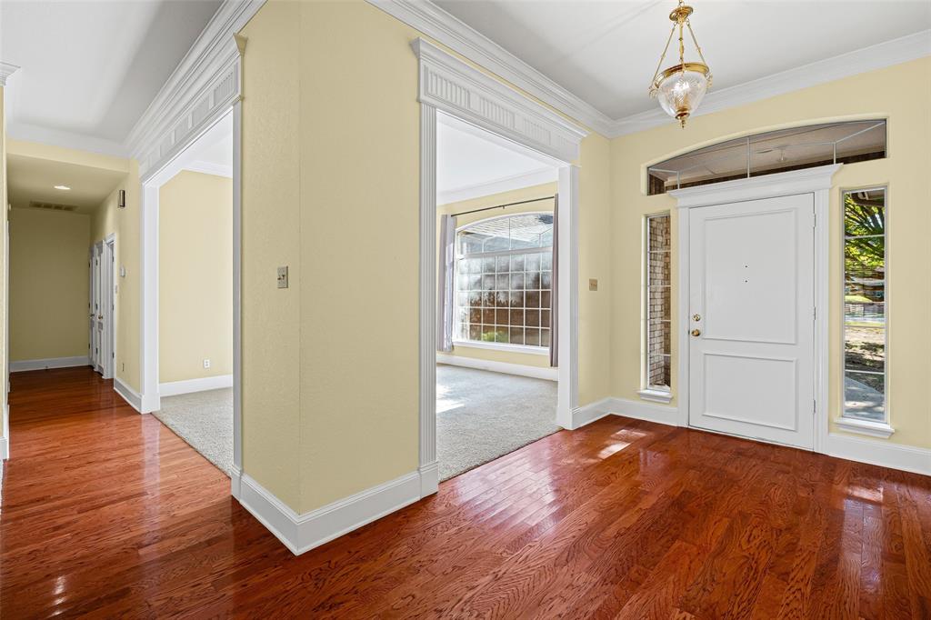 6100 N Waverly Court