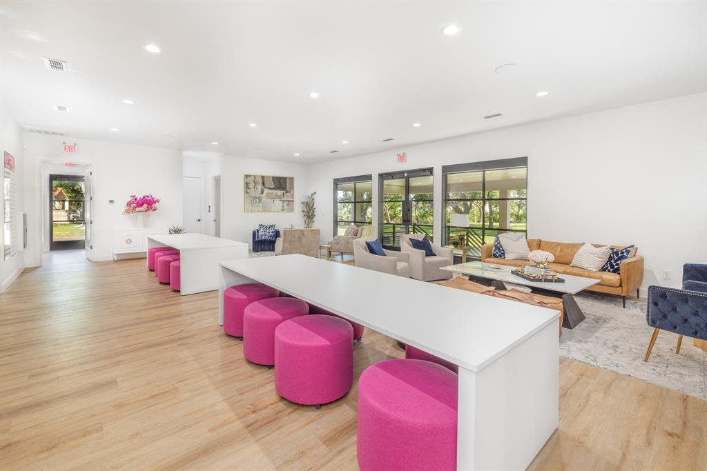 Three Palms - Commercial Sale