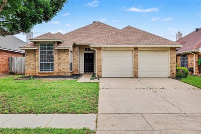 2741 Salado Trail Fort Worth TX 76118