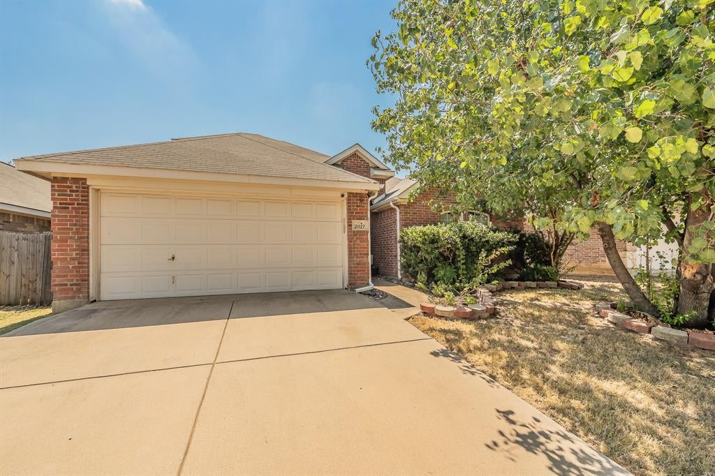 Photo of 2017 Graham Ranch Road, Fort Worth, TX 76134 (MLS # 21372941)