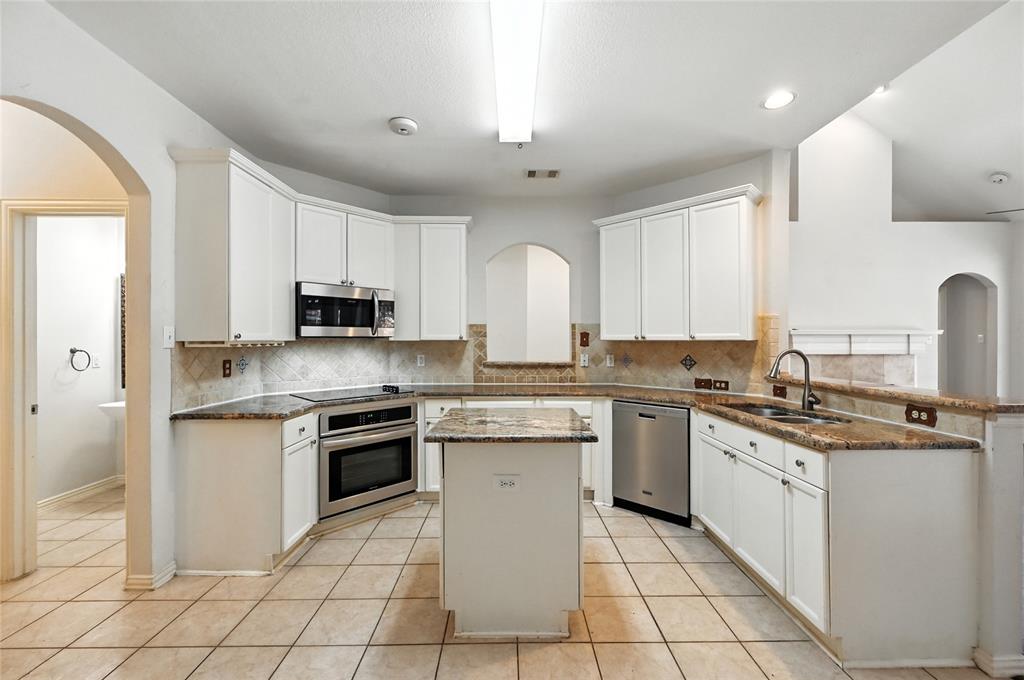 Flower Mound, Texas 75022, United States, 4 Bedrooms Bedrooms, ,3 BathroomsBathrooms,Residential,Active,215241