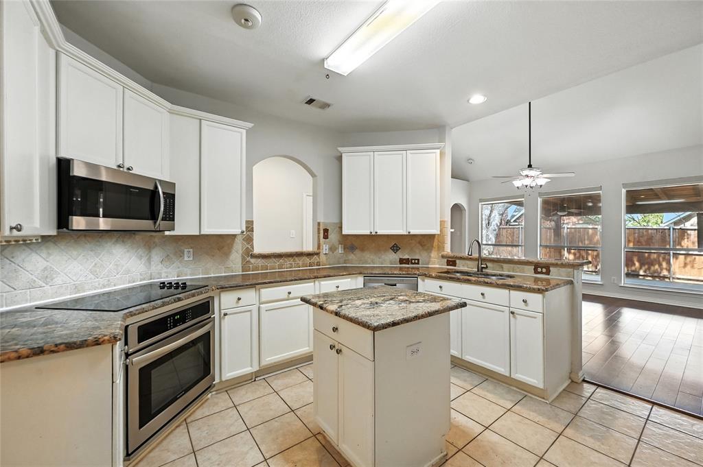 Flower Mound, Texas 75022, United States, 4 Bedrooms Bedrooms, ,3 BathroomsBathrooms,Residential,Active,215241