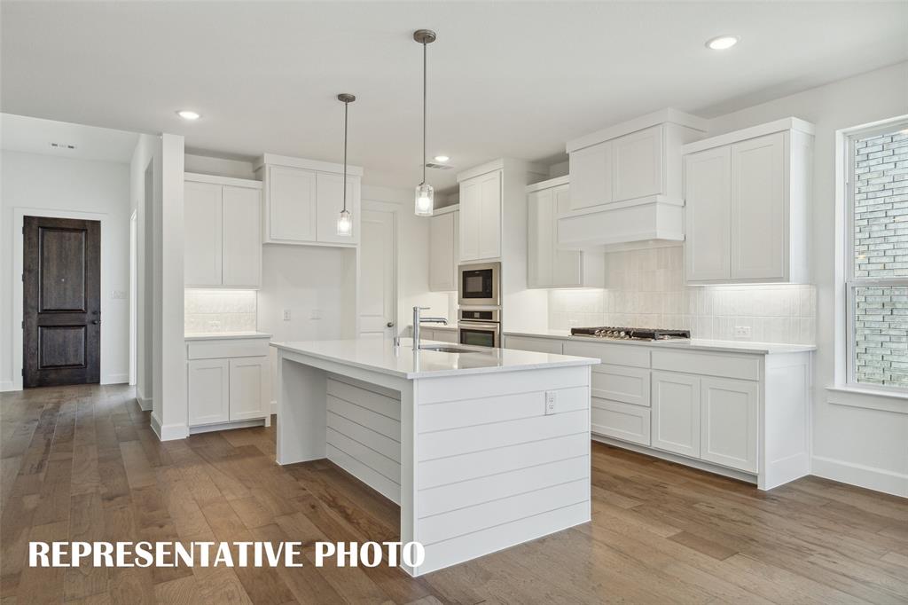 5612 Golden Sun Lane