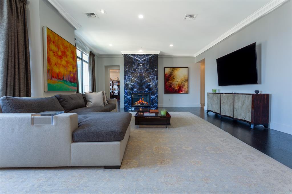 Ritz-Carlton Residences 1 - Residential