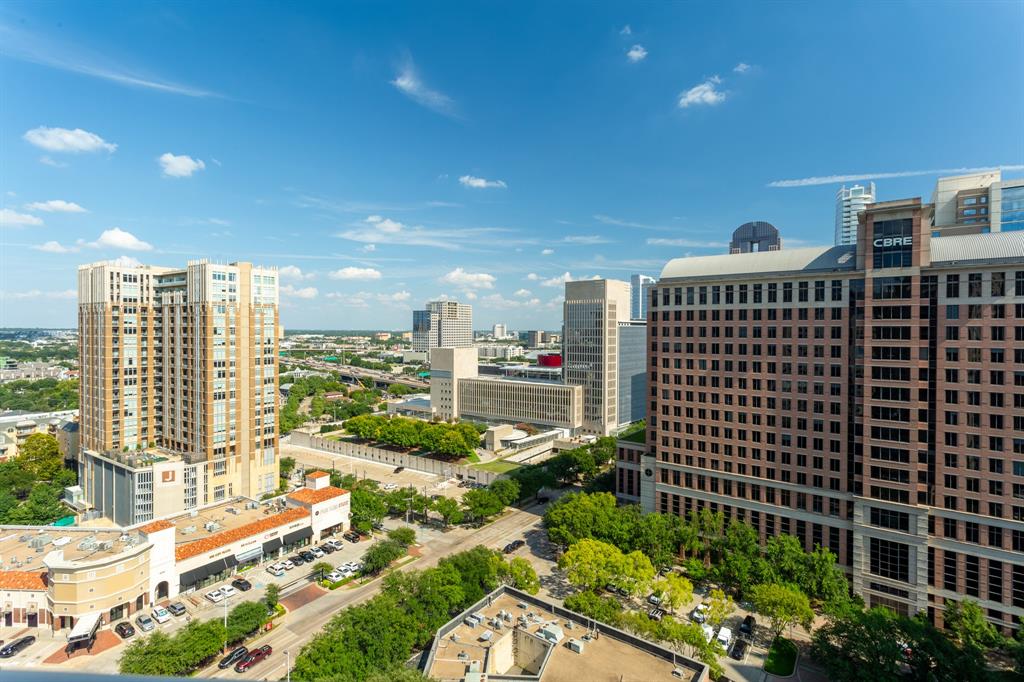 2525 N PEARL Street 1601