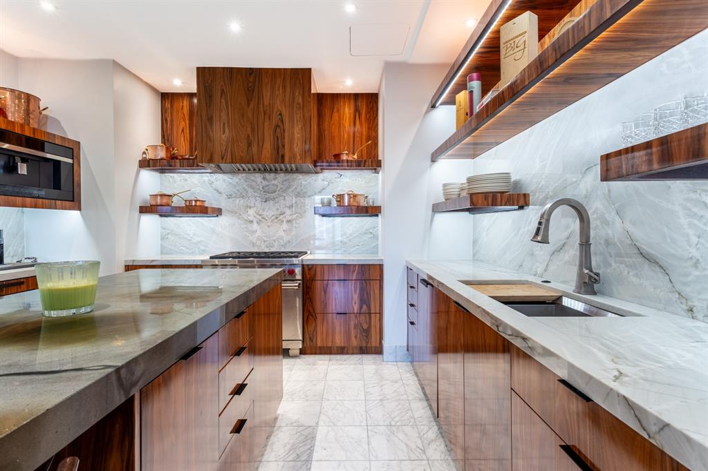 Ritz-Carlton Residences 1 - Residential