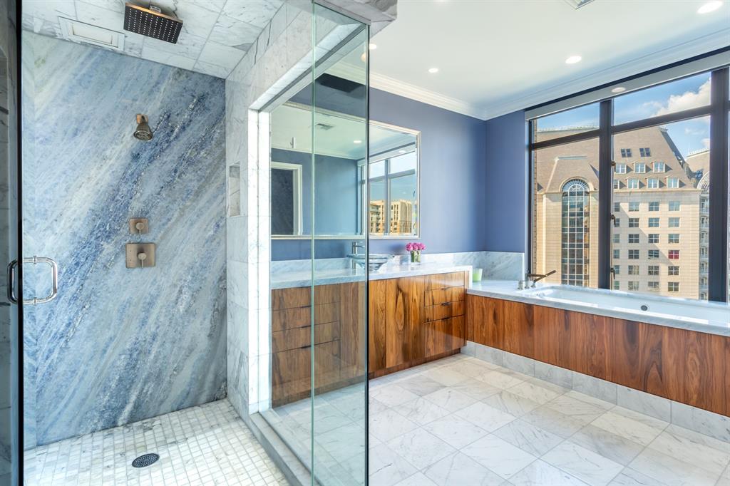 Ritz-Carlton Residences 1 - Residential