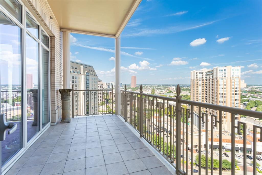 Ritz-Carlton Residences 1 - Residential