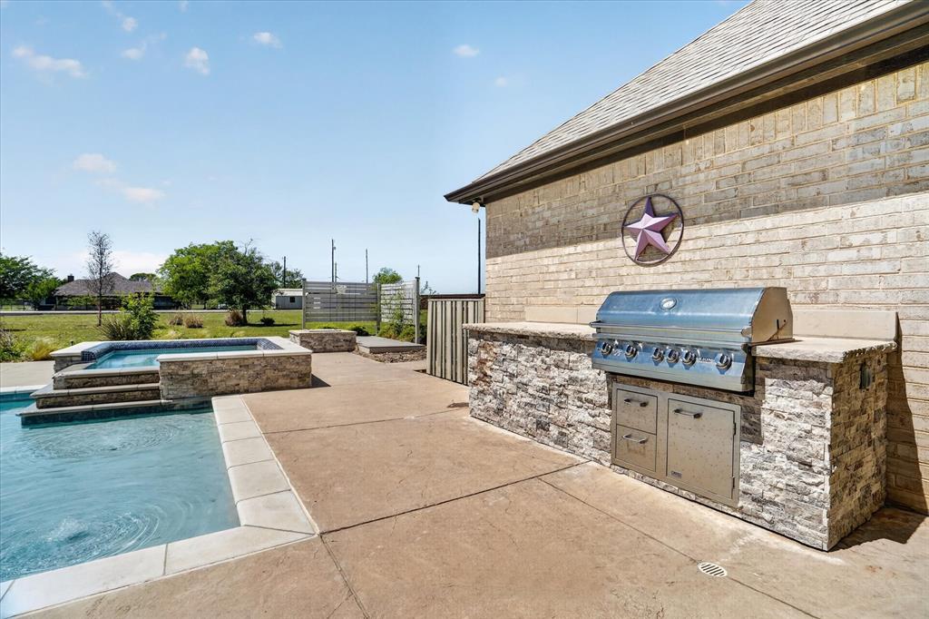 Lone Pine Estates - Residential