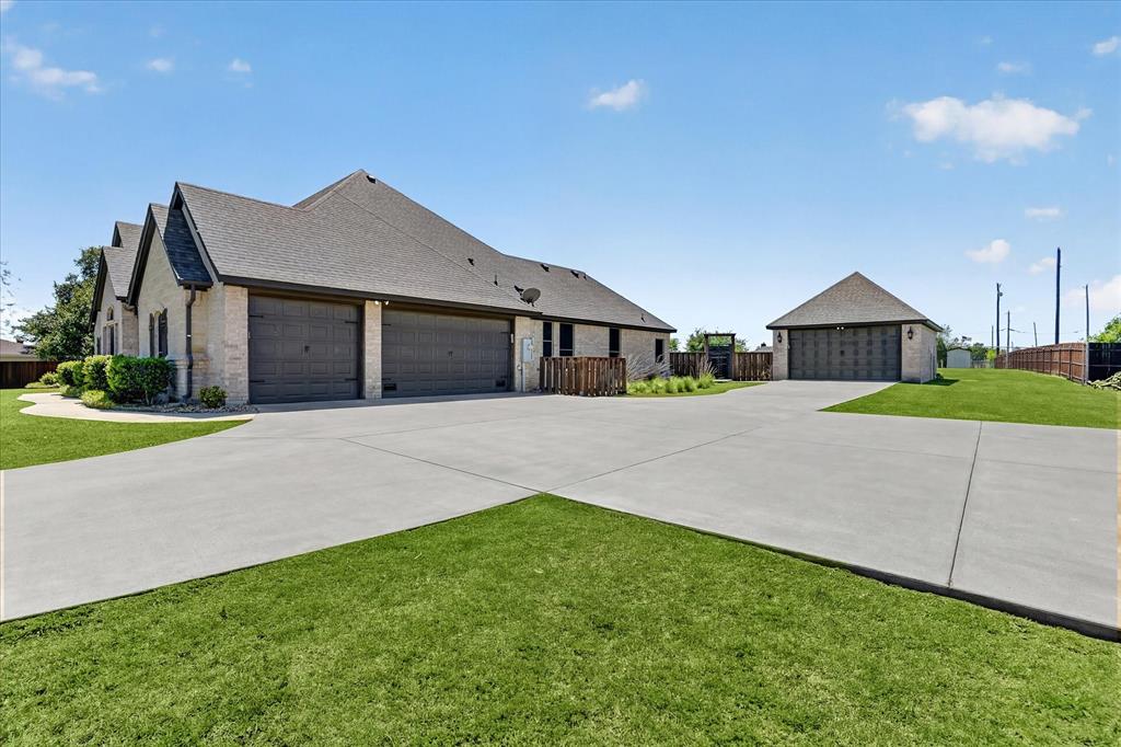Lone Pine Estates - Residential