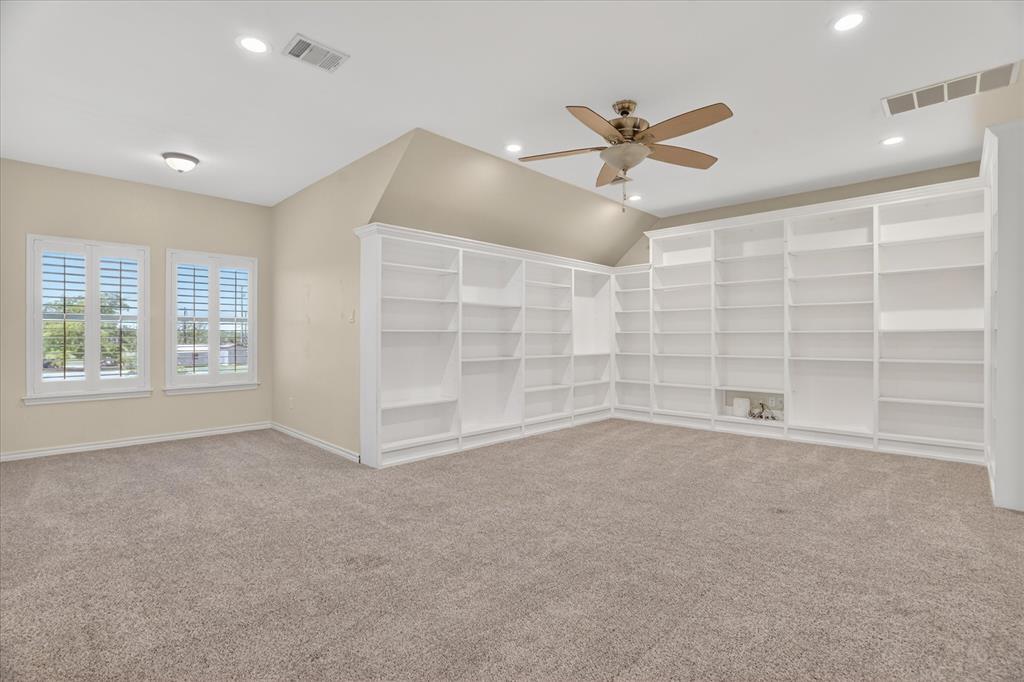Lone Pine Estates - Residential