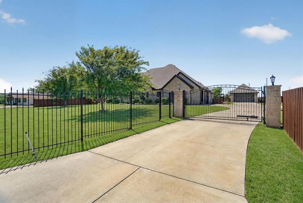 Lone Pine Estates - Residential