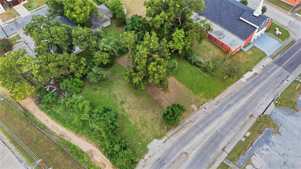 3136 Metropolitan Avenue