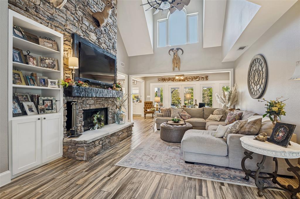 Crystal Shores - Residential