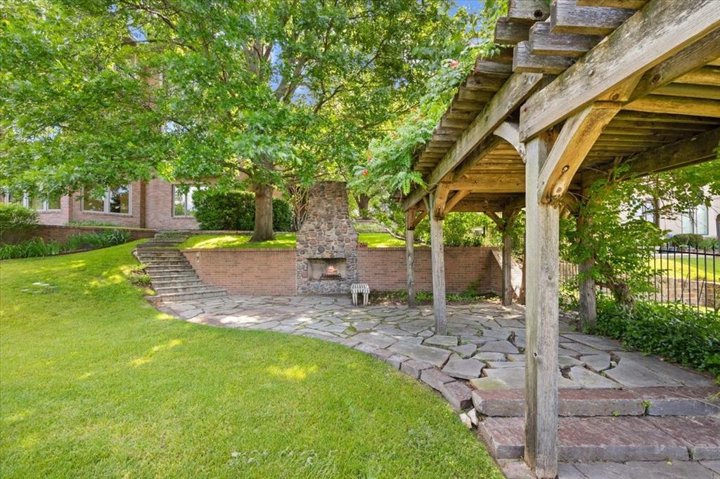 Mira Vista - Residential